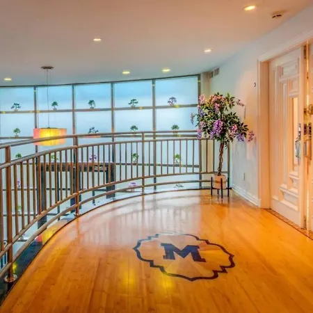 Bayside Queens 6br Gated With Private Heated Pool Game And Water Views * New York