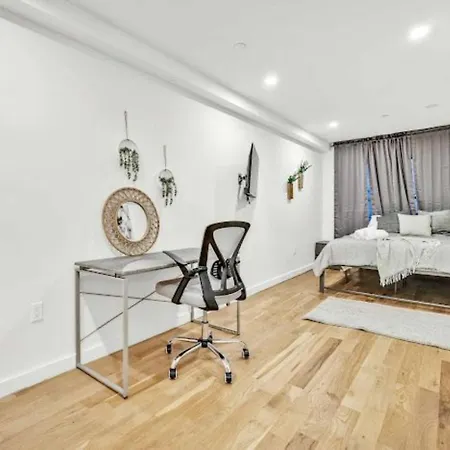 Jimmy's Brownstone Penthouse! Its Personal, Luxury, Your Away From Home!!