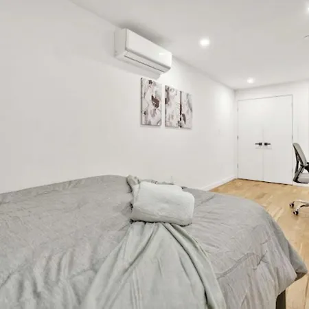 Jimmy's Brownstone Penthouse! Its Personal, Luxury, Your Away From Home!! New York