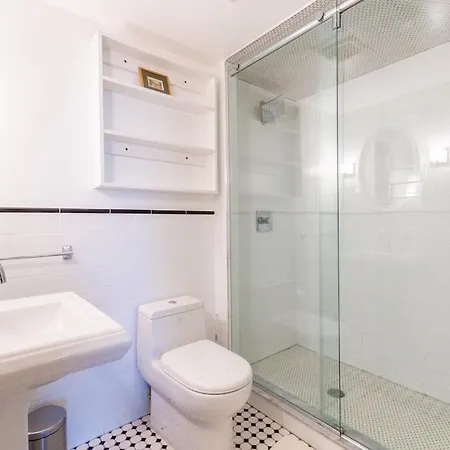 Lovely Brownstone In W Harlem 4 Bdr 3 Bath Garden Holiday home New York