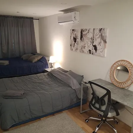 Jimmy's Brownstone Penthouse! Its Personal, Luxury, Your Away From Home!! Homestay