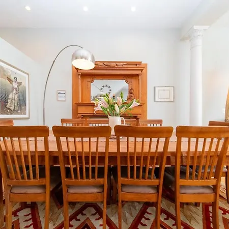 Lovely Brownstone In W Harlem 4 Bdr 3 Bath Garden Holiday home New York