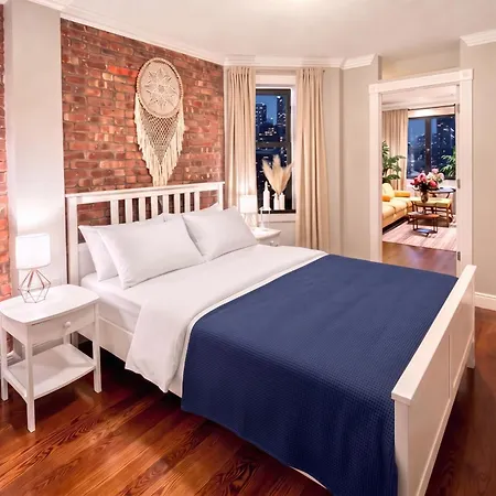 1 Bd Manhattan Unit Apartment