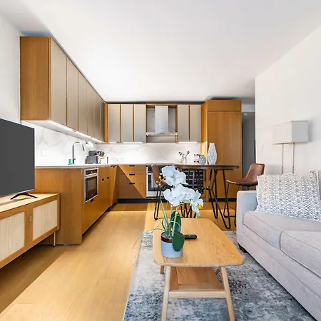 Apartment Luxury 1br With Rooftop Gym & Laundry