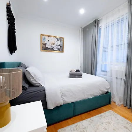 2 Bedroom With Wd Near Park Apartment New York
