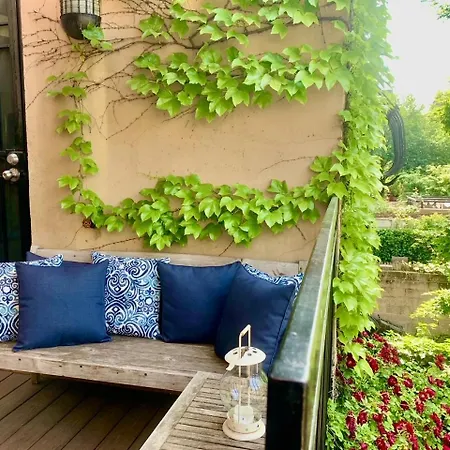 Lovely Brownstone In W Harlem 4 Bdr 3 Bath Deck Garden Apartment *