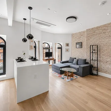 Spacious And Renovated 2bd Near Train With Balcony Apartment