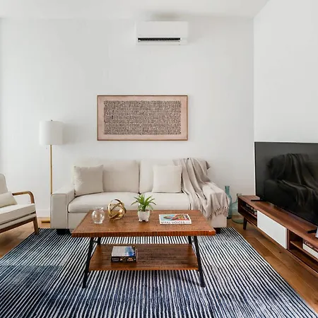 Prime Uws 2 Bedrooms Doorman Newly Furnished Apartment *