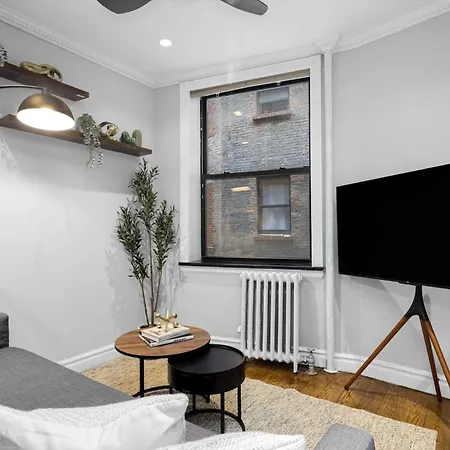 Stylish Manhattan Retreat Near Nyc Landmarks Apartment *