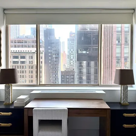 Pied-a-terre In The Sky * New York