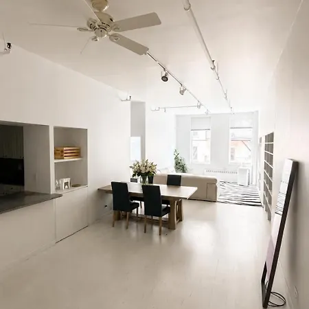 Apartment Lovely And Bright Flat In Nyc