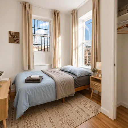 Apartment Stylish Near Airport By Train Easy Access To Manhattan *