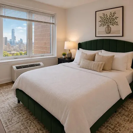 Midtown East Waterfront Apartment