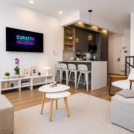 Apartment Modern And Stylish 1bd Duplex And Backyard *