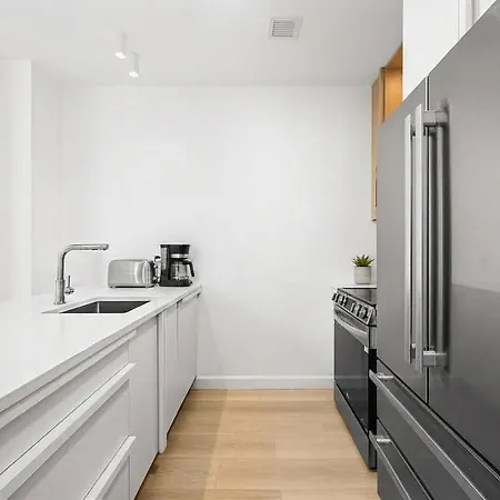 Apartment 1 Stop Midtown Corner Skyline Penthouse New Modern Patio 1 Bedroom