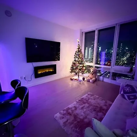 1 Stop To Midtown Spectacular Panoramic View Luxury High Rise Corner 1 Bedroom Apartment *