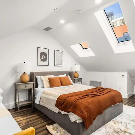 Family-friendly Nyc Retreat Walk To Seaport Apartment