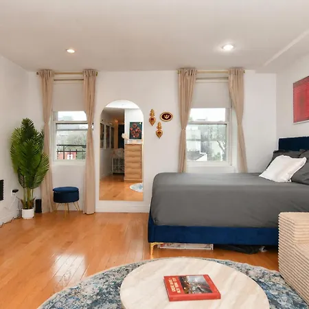 Prime West Village Hideaway - Walk Everywhere * New York