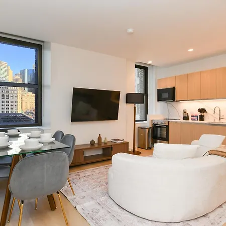 Sleek 2br Oasis In Financial District Apartment