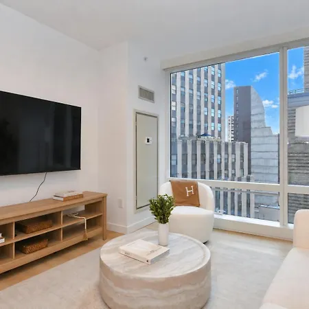 Luxury In Downtown Manhattan Skyline Views *