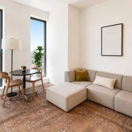 Luxury 1bd The Axel Full Service Building