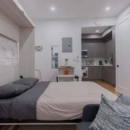 Newly Renovated Near Train Apartment New York