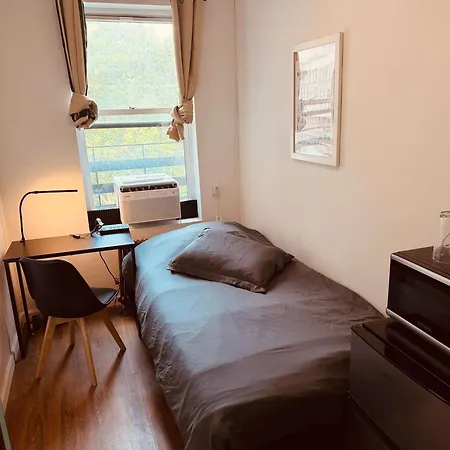 Apartment In Chelsea 9 - Shared Bathroom - 5th Floor Walk Up