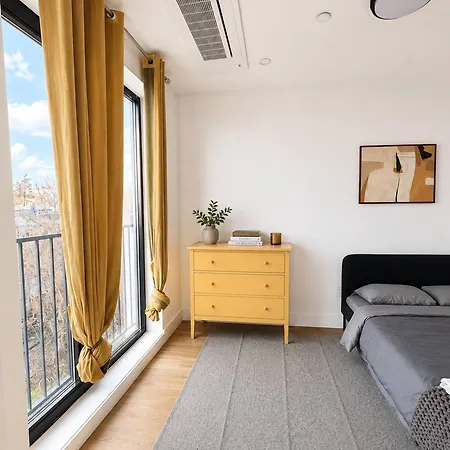 Stylish 1bd With Balcony&washer Near Train *