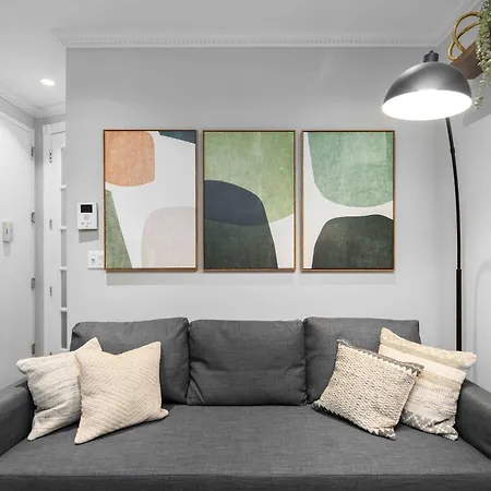 Stylish Manhattan Retreat Near Nyc Landmarks Apartment *
