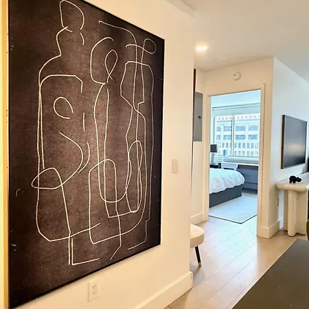 Pied-a-terre In The Sky Apartment New York