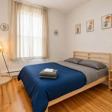 Stylish Near Airport By Train Easy Access To Manhattan Apartment *