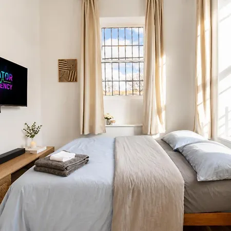 Apartment Stylish Near Airport By Train Easy Access To Manhattan *