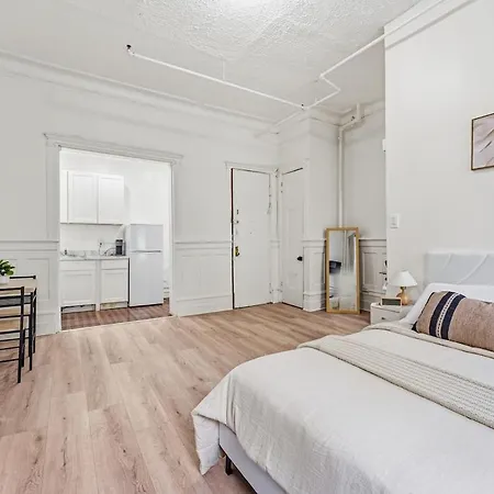 Spacious Washington Heights Near Transit New York