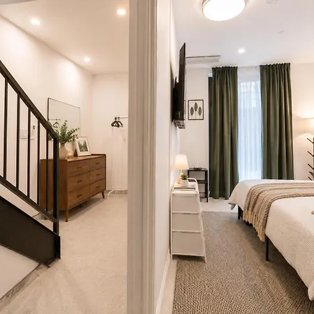 Modern And Stylish 1bd Duplex And Backyard Apartment New York