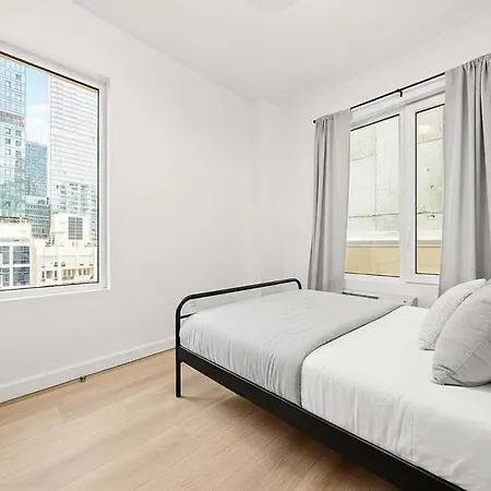 1 Stop Midtown Corner Skyline Penthouse New Modern Patio 1 Bedroom New York