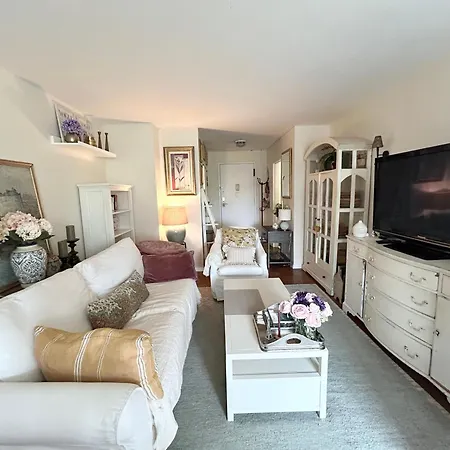 Spacious And Beautiful At Park West!