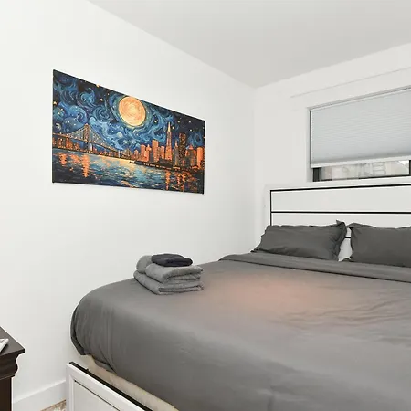 Apartment Elegant 2 Bedroom Retreat Near Park New York