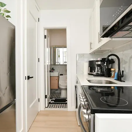 Elegant 2 Bedroom Retreat Near Park New York