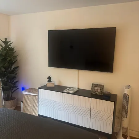 Charming One-bedroom In The Heart Of Park Slope New York