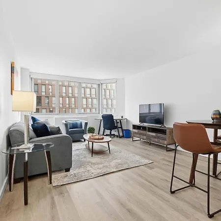 Spacious In Murray Hill