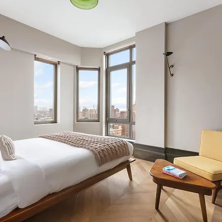 Freeman 1303 By Rove Travel - 1br With Balcony New York
