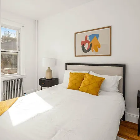 Apartment Williamsburg Gardens 3br Floor-through Unit With Private Yard *