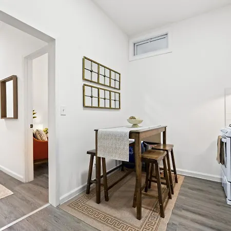 Apartment Sleek 2br In Times Square