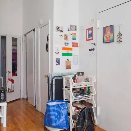 Apartment Small Budget For X'mas In Manhattan New York