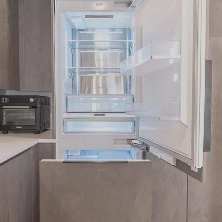 Apartment Spacious And Stylish 2bd With Washer Near Train New York