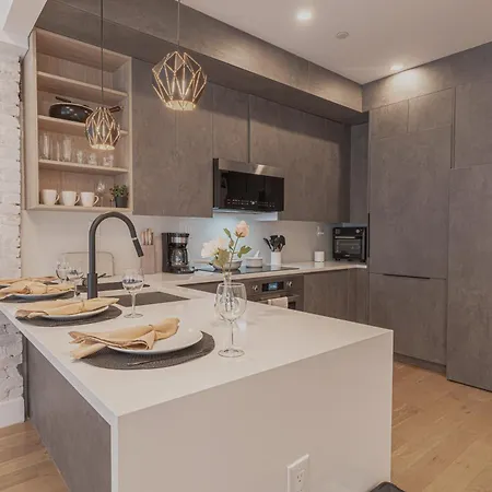 Spacious And Stylish 2bd With Washer Near Train Apartment