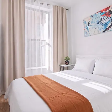 Apartment 2bd Uptown Utopia