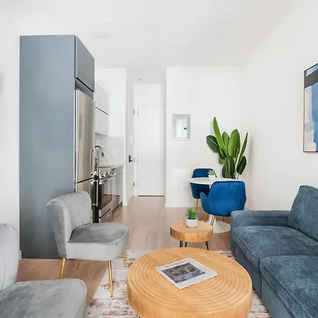 Apartment 14-b Sleek Modern 1br W Outdoor Space Union Square Wd In Unit