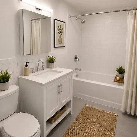 Midtown East Waterfront Apartment *