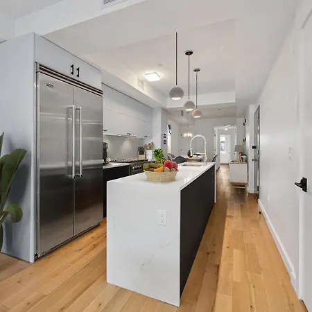 Modern 3 Bedroom In The Heart Of Downtown Brooklyn Across From Barclay's Center